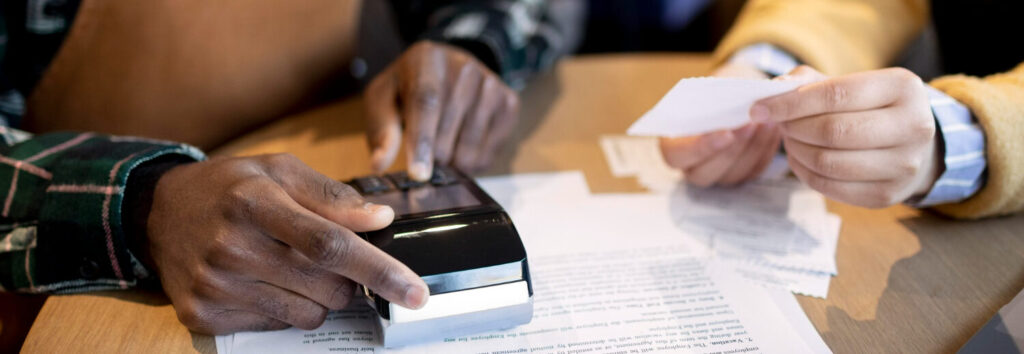 Saiba como emitir Folha de Pagamento para Bares e Restaurantes em Brasília